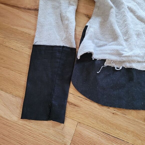 LOVE Culture Raw Edge Oversized Cropped Top Medium - Picture 2 of 9